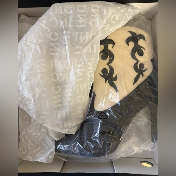 NWT in Box I.N.C. Women’s Indigo Embellished Cowboy Booties Size 6.5 - Picture 6 of 7